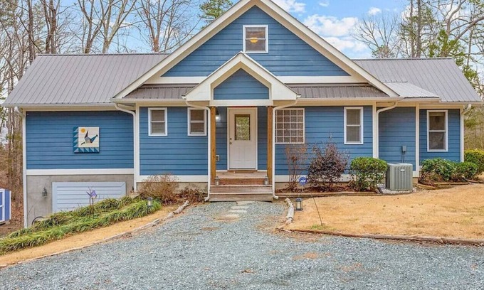 Leasburg House | Valencia on Lake Roxboro