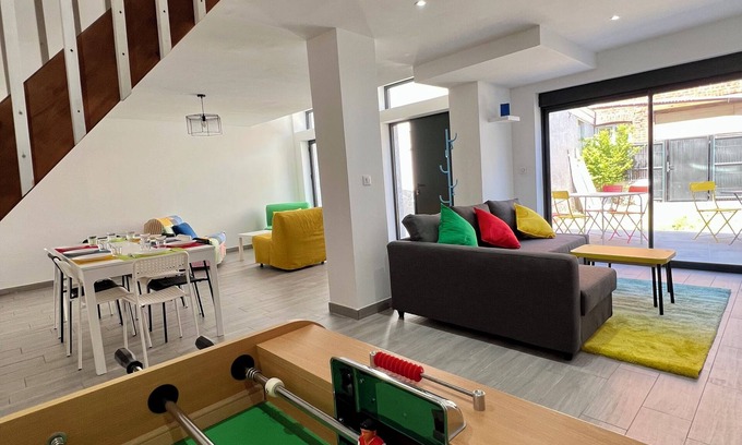 Anzin House | ValenStay - Group/family house 12 pers.