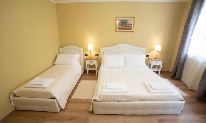 Oltrarno Apartment | Valia Florence Pitti 3