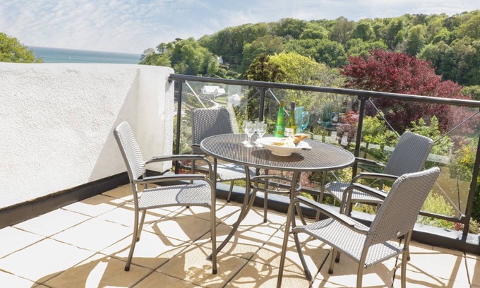 Salcombe Cottage | VALLEY VIEW, 9 ST ELMO COURT, family friendly, with pool in Salcombe