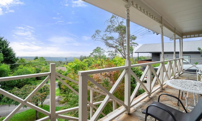 Wentworth Falls House | VALLEY VIEWS ESCAPE / WENTWORTH FALLS