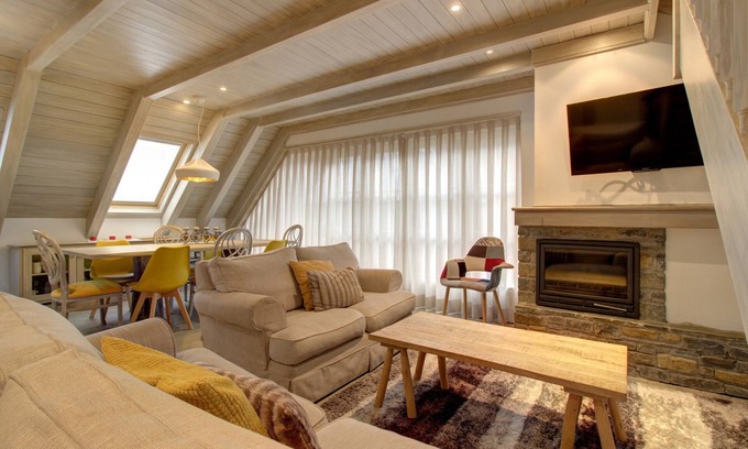 Baqueira Apartment | Varrados Beautiful attic apartment recently renovated for 9p at the foot of slopes 1500