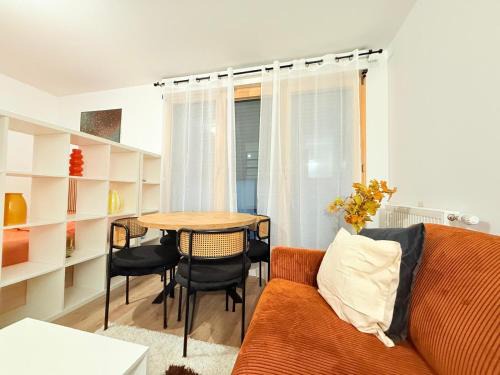 Aubervilliers Apartment | Vases d'honneur HOME proche de Paris et du stade de France