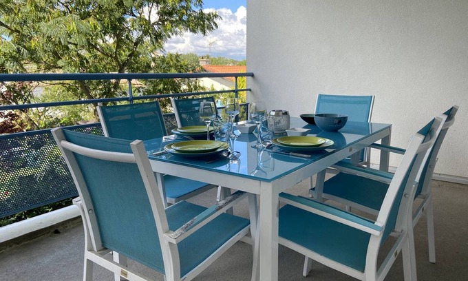 Vaux-sur-Mer Apartment | Vaux-sur-Mer: 2* Apartment with Pool and Balcony