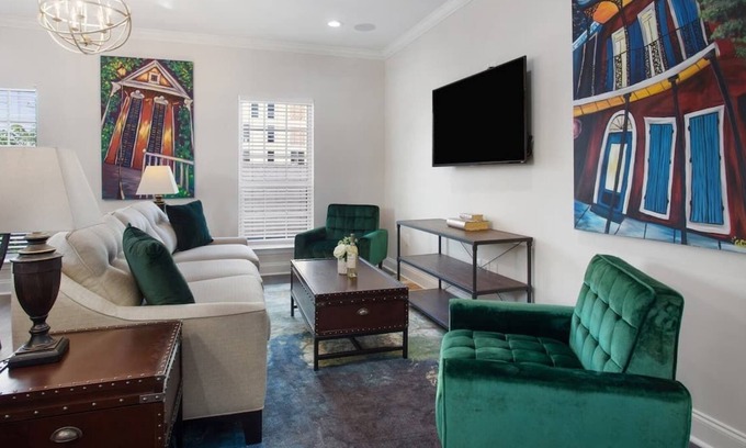 Tulane - Gravier House | VCAY-POLISHED home as your Social Distancing retreat!