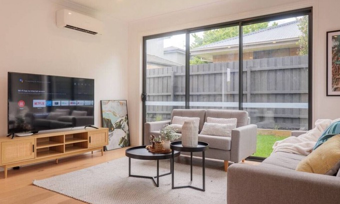 Chadstone House | VCHA137-2 · Aircabin|Chadstone|Lovely Comfy|6 Beds House