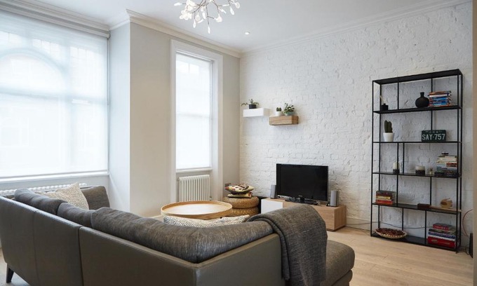 Gospel Oak House | Veeve - At the Foot of Parliament Hill