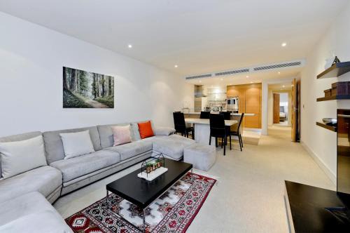 Queenstown Apartment | Veeve - Chelsea Bridge Wharf