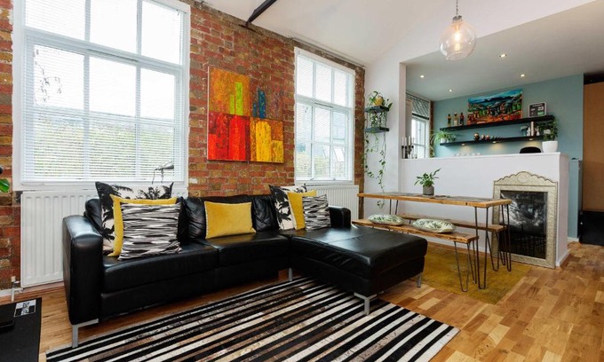Clissold Apartment | Veeve - Warehouse Retreat