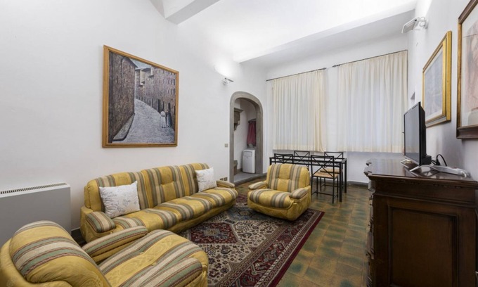 Oltrarno Apartment | Velluti apartment for rent by Mmega
