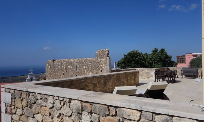 Maroulas Villa | Venetian House With Authentic Hammam & Jacuzzi With Sea View