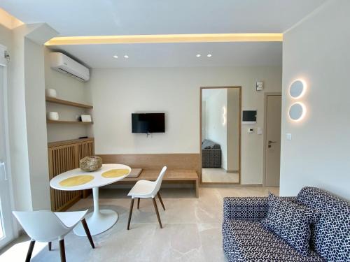 Stavros Apartment | Venice Studios & Apartments