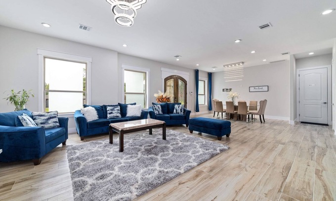 Lawndale/ Wayside House | VENIZ by Hobby Airport minimum 31 days stay