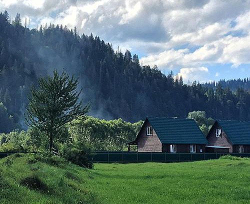Mykulychyn Cabin | Veranda