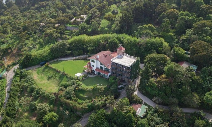 Santa Tecla Hotel | Verdant Hotel & Holistic Experience