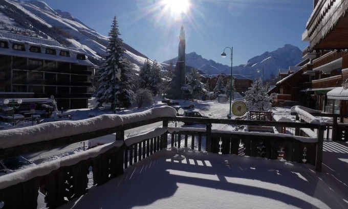 Les Deux Alpes Apartment | Very beautiful apartment of 167m2 opposite the slopes, Large terrace, 15/19 people