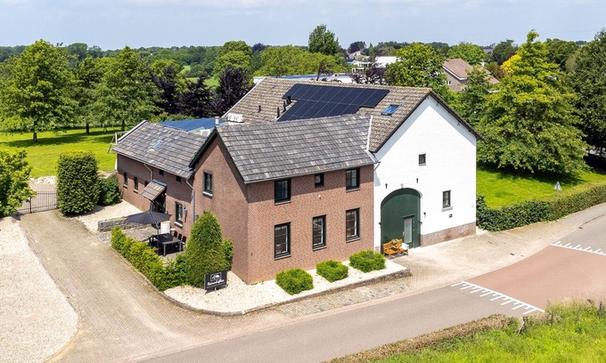 Koulen House | Very nice farmhouse with a large terrace