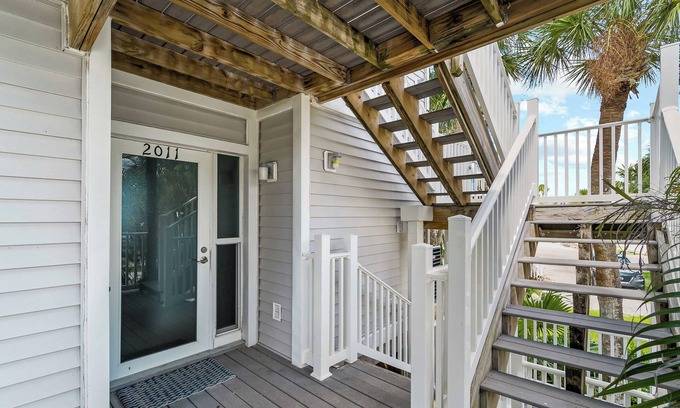 Palm Island Villa | Very Nice Villa with an amazing view of the Gulf with easy access, B2011B