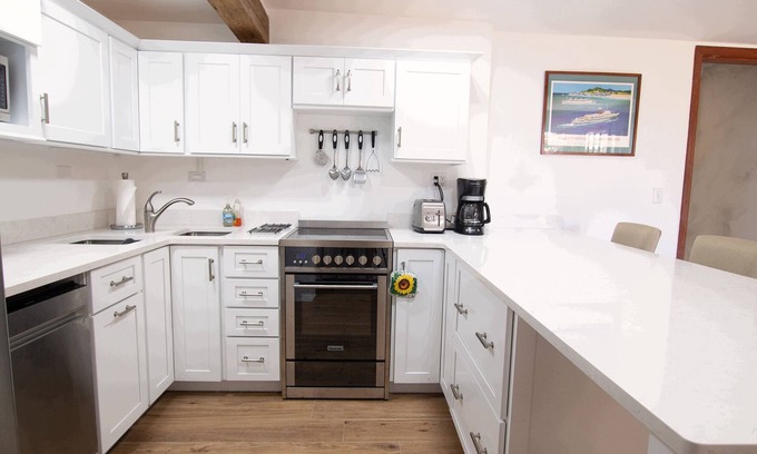 St. George's Apartment | Very spacious, two bedroom apartment in the historic town of St George's.