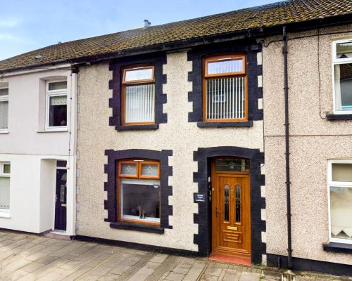 Treherbert House | Very Special Home In Rhondda Valley Herbert House By StayStaycations