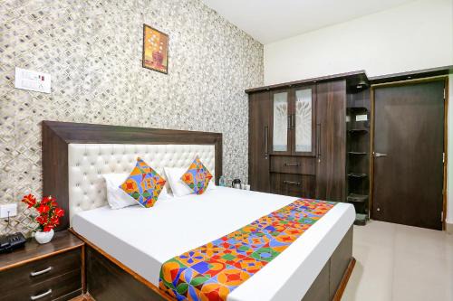 Sigra Hotel | Via Aditya Guest House - Dasaswamedh Ghat