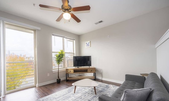 Plaza Midwood Apartment | Viagem|Fashionable Studio in Vibrant Area