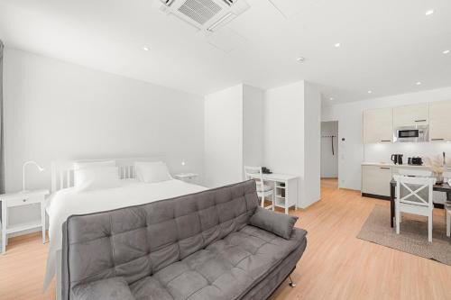 Althangrund Apartment | VibeStudio 402 - Central - AC - Licensed - Parking Nearby