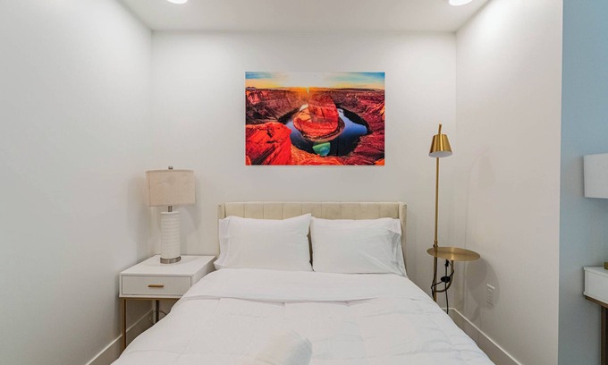 Evans Churchill Apartment | Vibrant 1BR w/Pool, Gym, Rooftop & Laundry