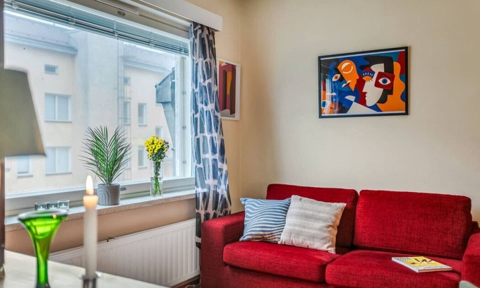 Punavuori Apartment | Vibrant & Central w Netflix, WiFi, 200m tram/bus