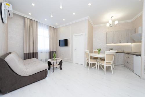 Shevchenkivs'kyi District Apartment | View on Maidan and Kreschatyk