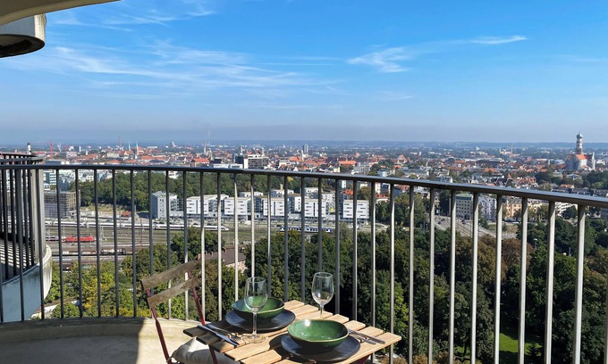 Antonsviertel Apartment | View over the city | Studio at the congress hall