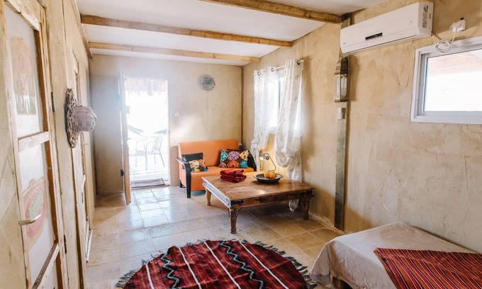 Ezuz House | View unto the Negev mountains