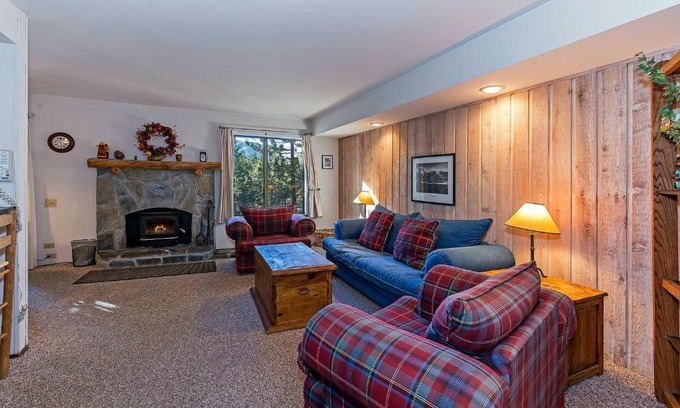 Mammoth Lakes House | Viewpoint #131