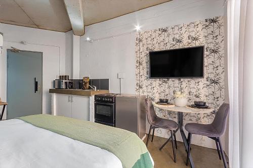 Downtown Johannesburg Apartment | Views From The 214