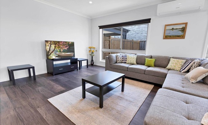 Eagle Point House | Views towards the beautiful Gippsland Lakes and Eagle Point Bay