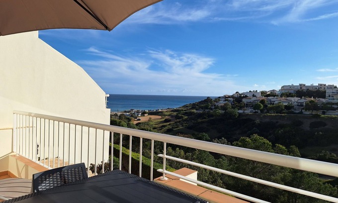 Porto de Mos Apartment | Vila Apostol - Splendid Oceanview Apartment near Porto de Mos Beach in Lagos.