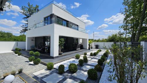Snagov Villa | Vila LakeView Snagov, Terasă pe Acoperiș, Self Check-in, Parcare Privată
