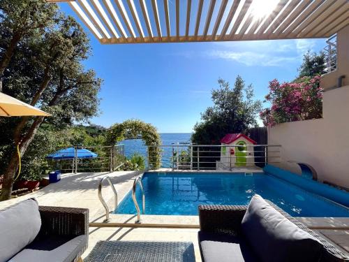 Utjeha Villa | Vila Nadja SEAFRONT