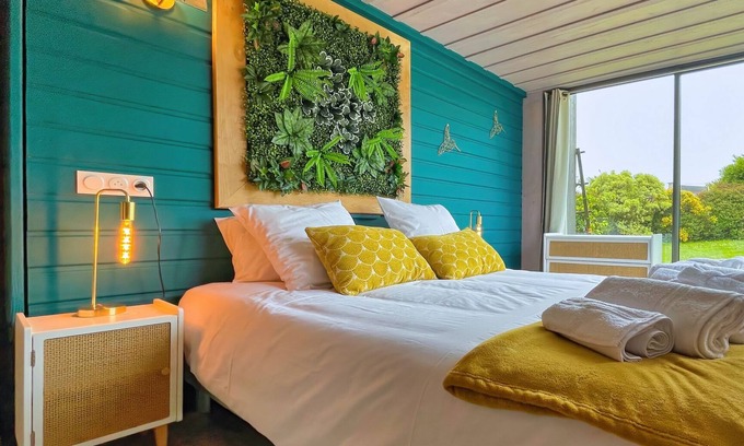 Plouneour-Trez Villa | Villa with indoor pool & private SPA, 400m from the beach