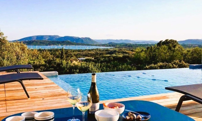 Cirendinu House | Villa Arazu, 10 pers, piscine chauffée, vue mer, 15 mn à pieds plage