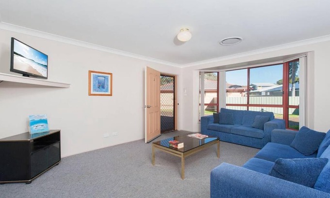 Fingal Bay Villa | Villa 3 Peaceful, Quiet and so close to the beach!