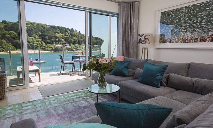 Salcombe Cottage | VILLA 8, ESTURA, family friendly, luxury holiday cottage in Salcombe
