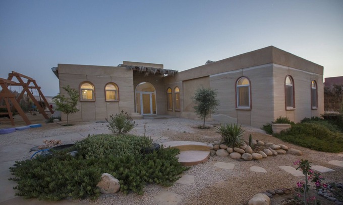 Sde Boker Villa | Villa Adama- Hand Crafted Rammed Earth Villa in Zin Desert