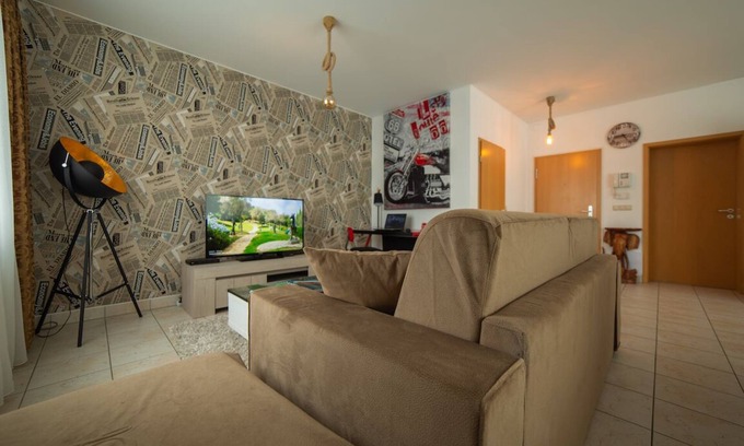 Ville Haute Apartment | Villa Adriana One-Bedroom Apartment