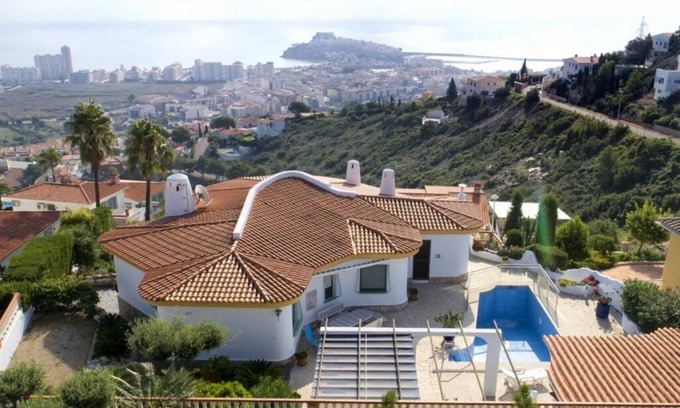 Peniscola Villa | Villa Aguamarina: castle views, private pool & garden
