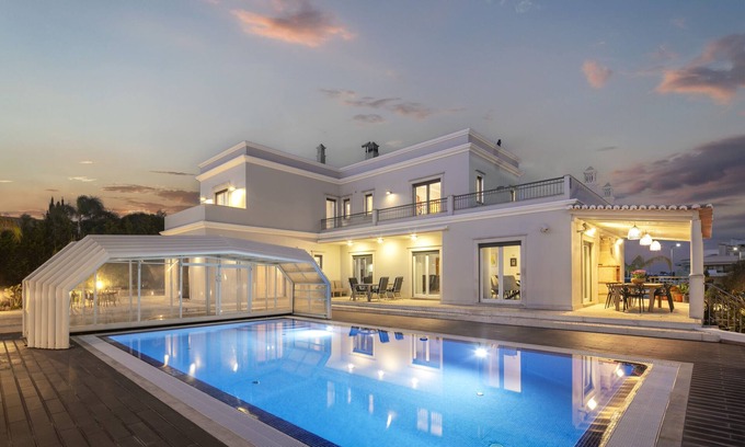 Alporchinhos Villa | Villa Alegria