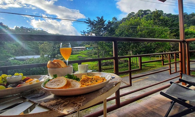 Boquete Apartment | Villa Alejandro-5 minutes walk to downtown, apartment with kitchenette / balcony