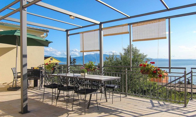 Gradac Apartment | VILLA ALEX Two-Bedroom Apartment (DANICA)