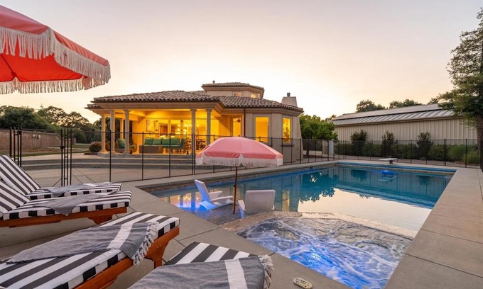 Templeton Villa | Villa Allegria Luxe-Pool, Spa, Casita, Sleeps 12