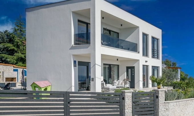 Linardici House | ποΈ Villa Alma 5β
with sea view, pool, jacuzzi & sauna